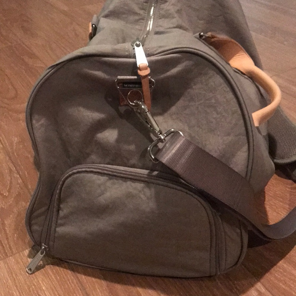 Hershel Duffle Bag - Picture 3 of 3